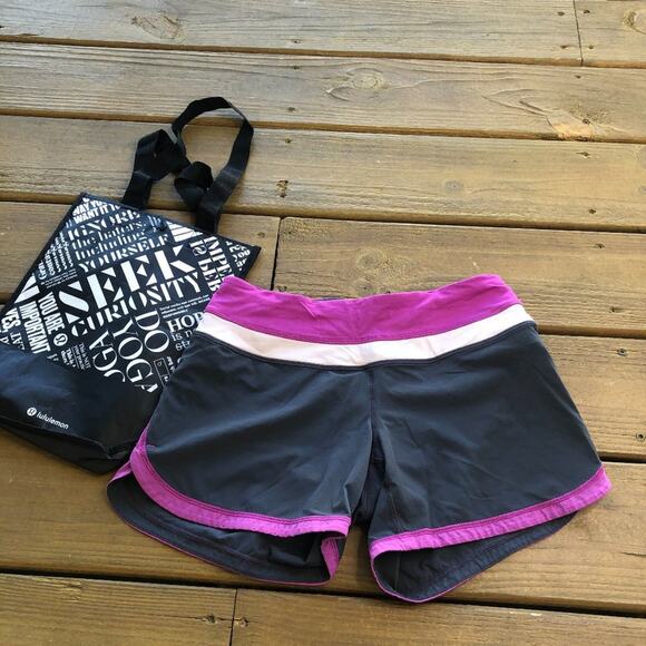 Lululemon Groovy Run Short Grey with Purple - Picture 1 of 3